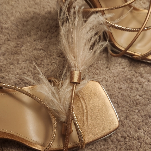 Steve Madden upgrade blush, rose gold heels size 10 feathers lace up - Picture 2 of 4